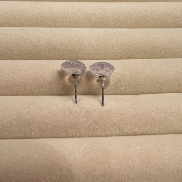 Clear Quartz Heart-Shaped Silver Earrings - Picture 4 of 4